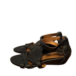 Sofft Breeze Black Leather Small Wedge Sandals Women's‎ Size 9